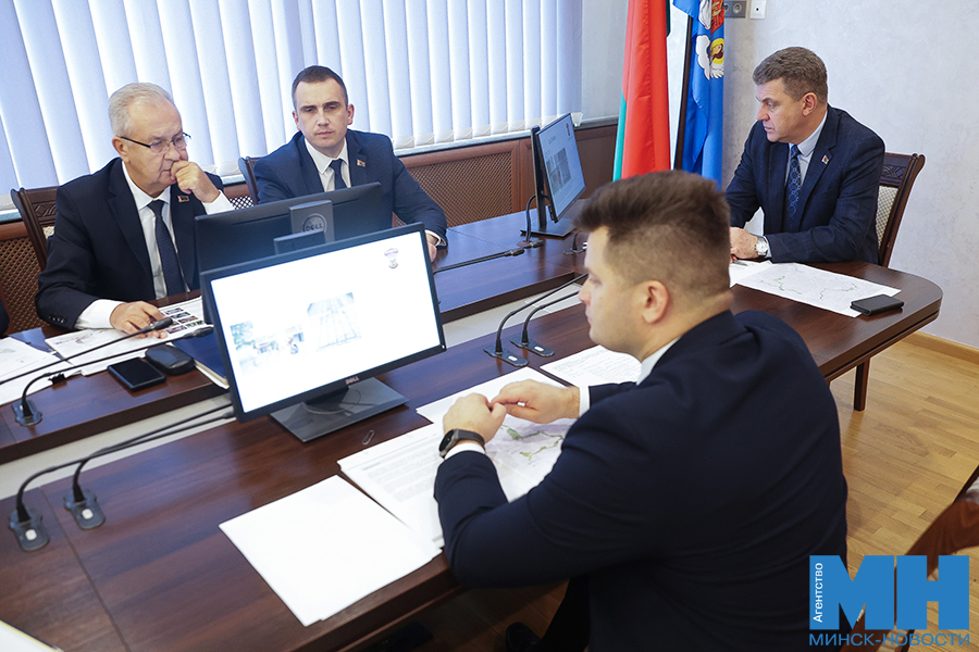 2025 10 21 mgik vstrecha kuharev soveshhanie po blagoustrojstvu parkovyh zon miczevich 5 kopiya