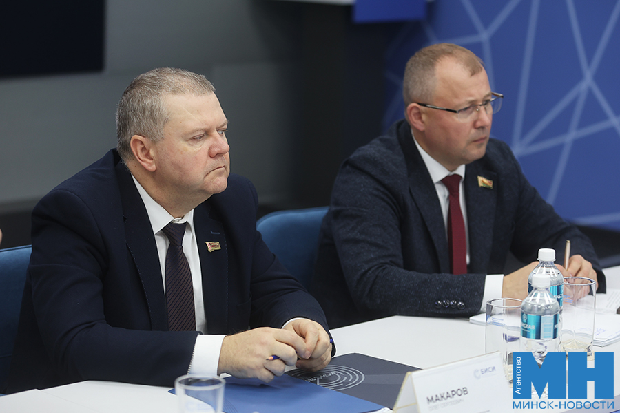 2025 10 21 politika ekspernaya ploshhadka bisi trudovye otnosheniya malinovskaya29 kopiya
