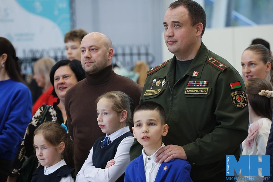 2025 10 21 prazdniki semejnyj prazdnik s papoj vmeste miczevich 11 kopiya
