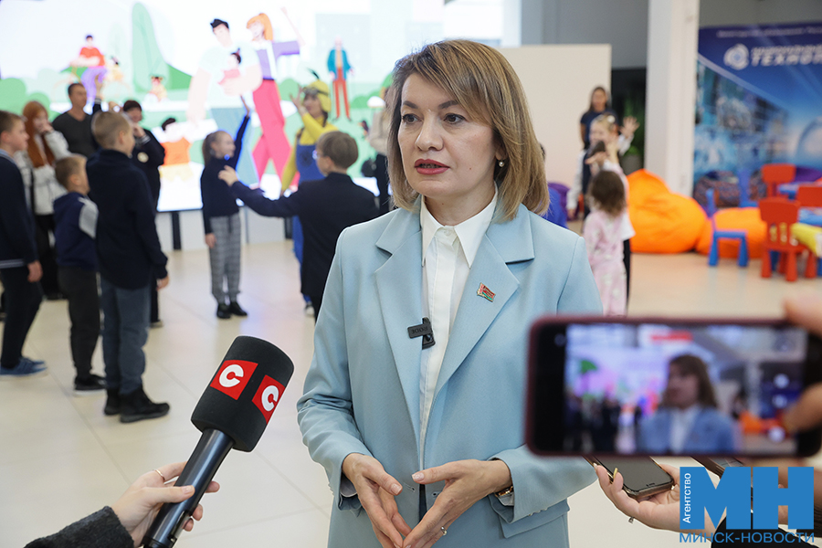 2025 10 21 prazdniki semejnyj prazdnik s papoj vmeste miczevich 8 kopiya