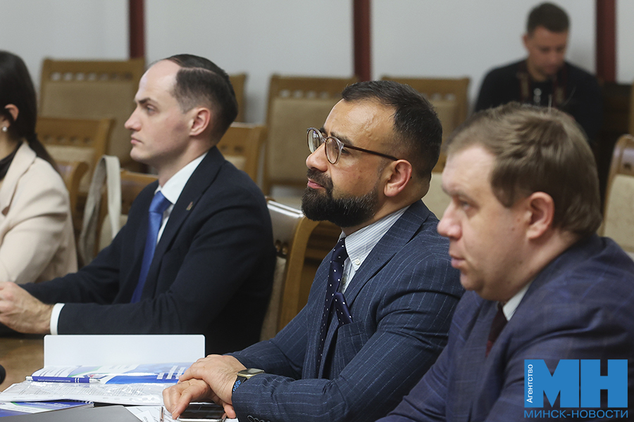 Развитие евразийской интеграции обсудили в Минске 9 2025 10 27 politika konferencziya po evrazijskoj bezopasnosti bisi malinovskaya51 kopiya