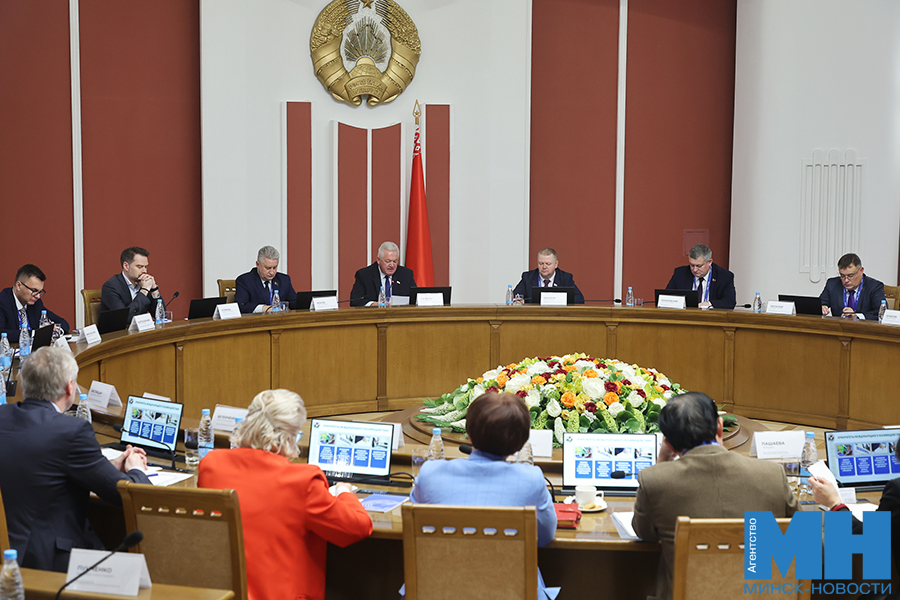 Развитие евразийской интеграции обсудили в Минске 2 2025 10 27 politika konferencziya po evrazijskoj bezopasnosti bisi malinovskaya60 kopiya