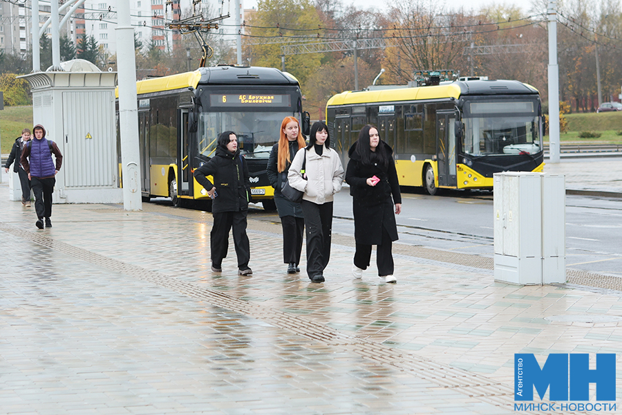 В Минске курсирует автобус, где пассажирам отвечают на самые сложные вопросы о наркозависимости 3 2025 10 27 transport –akcziya protiv narkotikov pozhoga 02 kopiya
