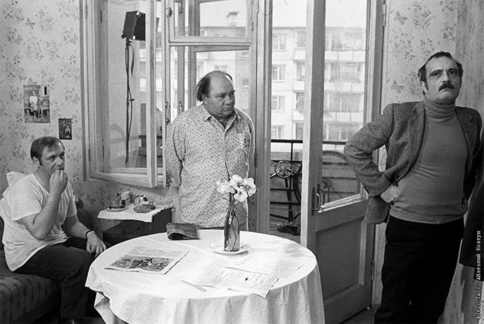 Кто был первым кутюрье, и почему Афоню сыграл Куравлёв, а не Высоцкий. Этот день в истории: 13 октября 7 43055p