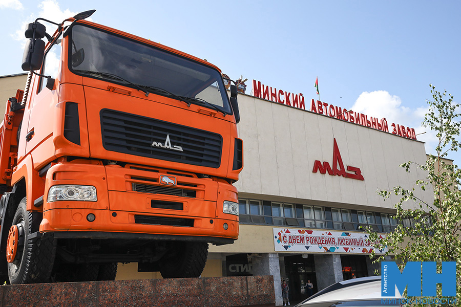 МАЗ готовится выпускать тягачи семейства МАЗ-6432 с обновленной кабиной 2 transport avtomobili prazdnik maz stolyarov 30
